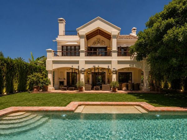 6-bedroom freehold villa in Marbella — photo 3 of 5