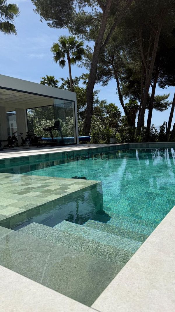Detached house in Calle Pizarra, 4, Sierra Blanca, Marbella — image 3