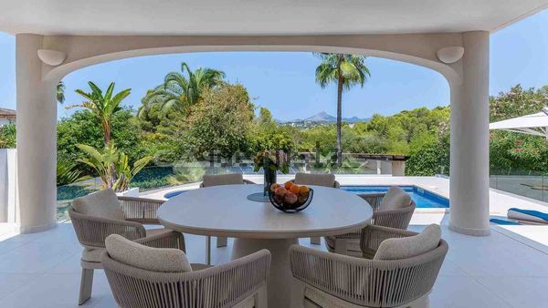 4-bedroom freehold villa in Calvià — photo 5 of 5
