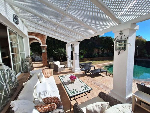 Detached house in Calle Pablo Ruiz Picasso-atalay 80(a) Nn, Las Brisas, Marbella — image 3
