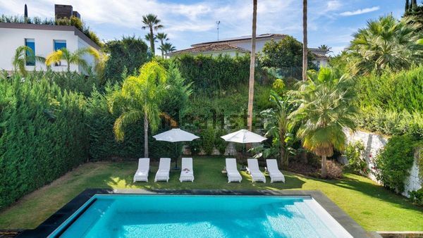 5-bedroom freehold villa in Marbella — photo 3 of 5