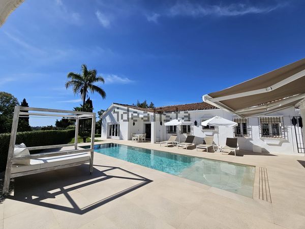 4-bedroom freehold villa in Benahavís — photo 1 of 5