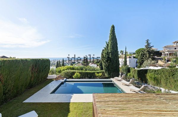 4-bedroom freehold villa in Benahavís — photo 2 of 5