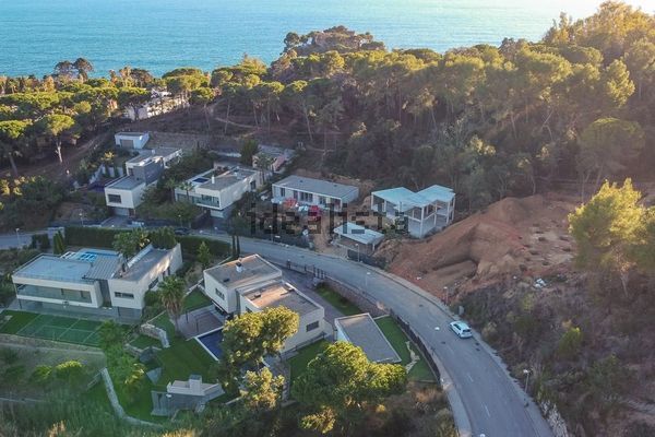 4-bedroom freehold villa in Blanes — photo 4 of 5