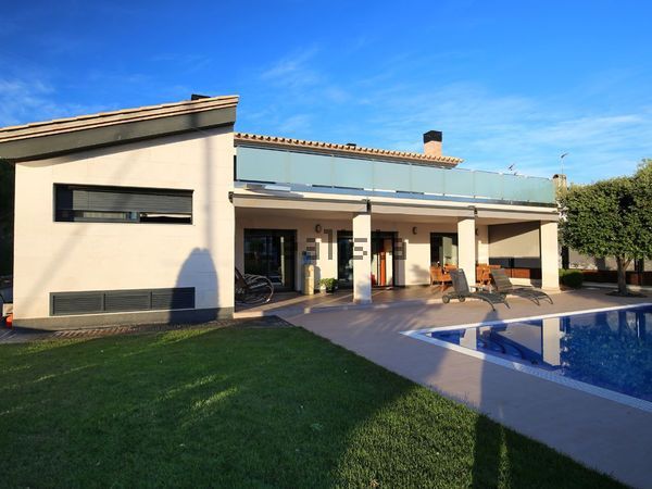 Detached house in Calle Cap de la Gola, Santa Margarida, Roses — image 3