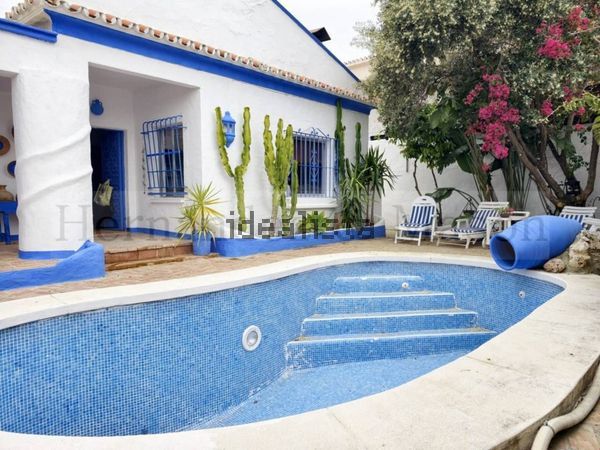 4-bedroom freehold villa in Benalmádena — photo 2 of 5