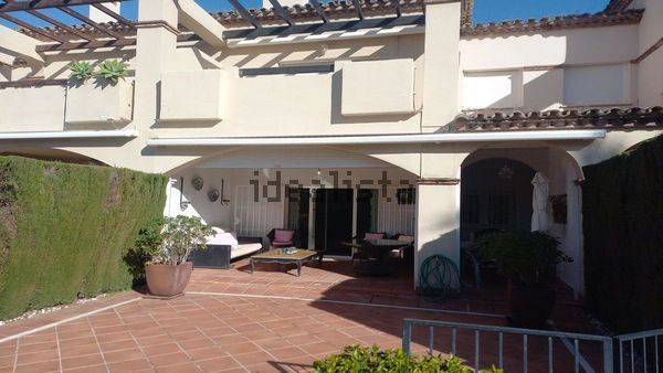 3-bedroom freehold villa in Marbella — photo 3 of 5
