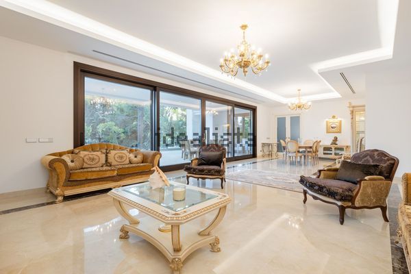 7-bedroom freehold villa in Marbella — photo 3 of 5