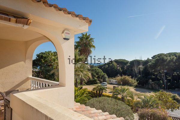 4-bedroom freehold villa in Blanes — photo 2 of 5