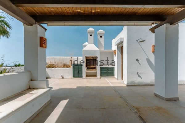 3-bedroom freehold villa in Benahavís — photo 4 of 5