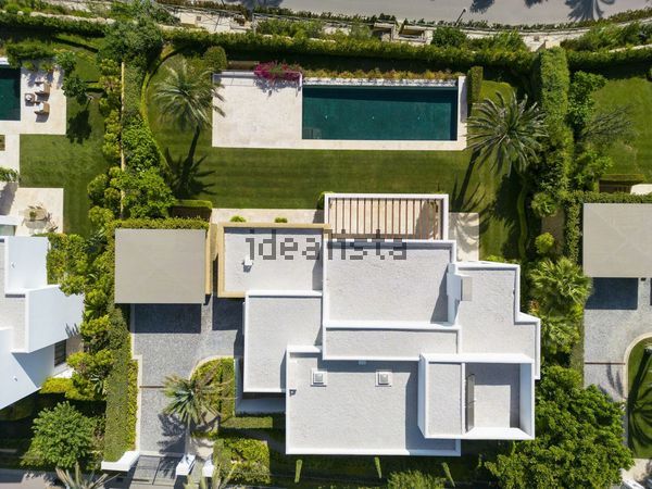 5-bedroom freehold villa in Casares — photo 3 of 5