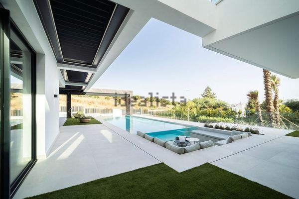 6-bedroom freehold villa in Estepona — photo 2 of 5