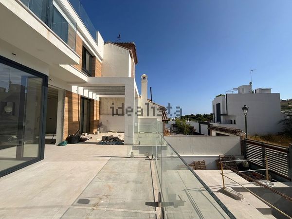 Terraced house in Avenida Alcalde Antonio Villasclaras, Avda Pescia - Ctra de Frigiliana, Nerja — image 4