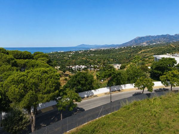 Detached house in Green Hills - Las Cumbres de Elviria, Marbella — image 3