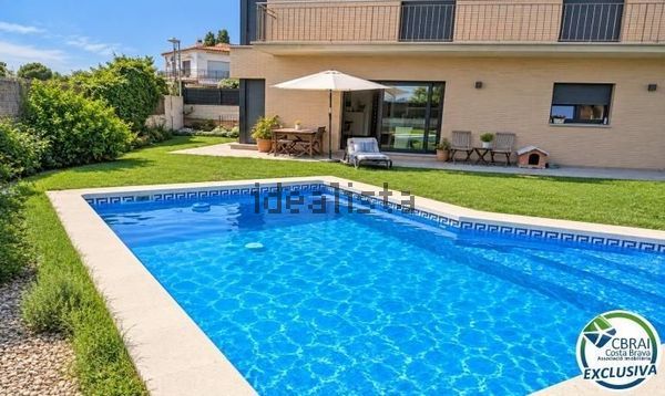 4-bedroom freehold villa in Roses — photo 2 of 5