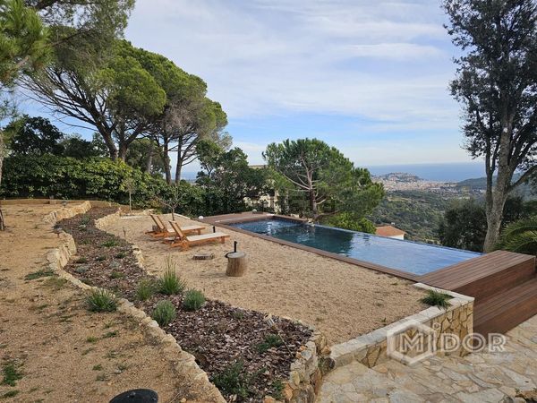 4-bedroom freehold villa in Sant Feliu de Guíxols — photo 1 of 5