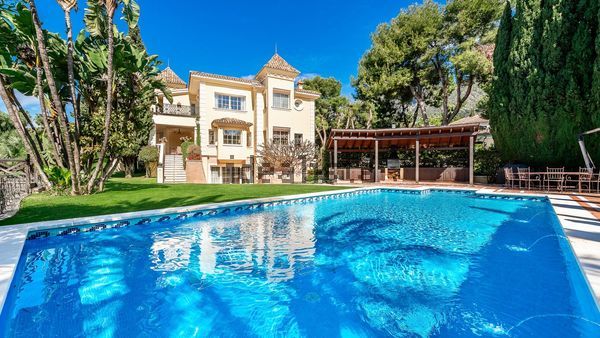 6-bedroom freehold villa in Marbella — photo 4 of 5