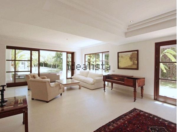 6-bedroom freehold villa in Marbella — photo 4 of 5