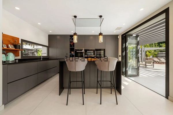 4-bedroom freehold villa in Marbella — photo 5 of 5