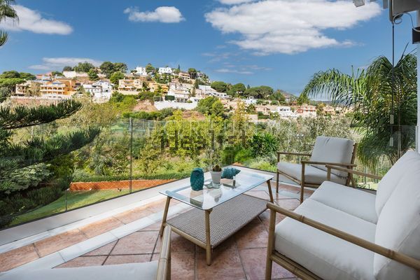 4-bedroom freehold villa in Málaga — photo 1 of 5