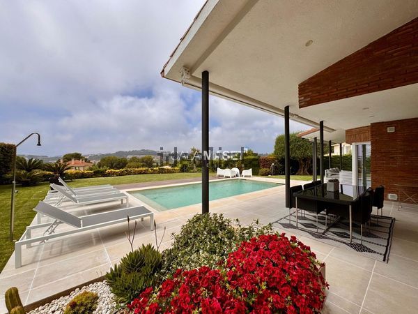 5-bedroom freehold villa in Castell-Platja d'Aro — photo 1 of 5