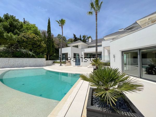 5-bedroom freehold villa in Benahavís — photo 2 of 5