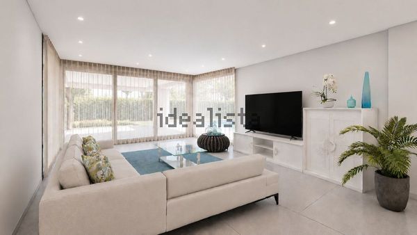 Detached house in Calle Islas Caimán, Cancelada, Estepona — image 5