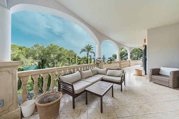 4-bedroom freehold villa in Calvià — photo 3 of 5