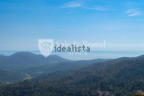 3-bedroom freehold villa in Lloret de Mar — photo 1 of 5