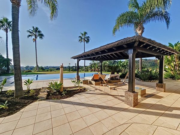 4-bedroom freehold villa in Estepona — photo 5 of 5