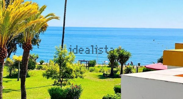 3-bedroom freehold villa in Estepona — photo 1 of 5