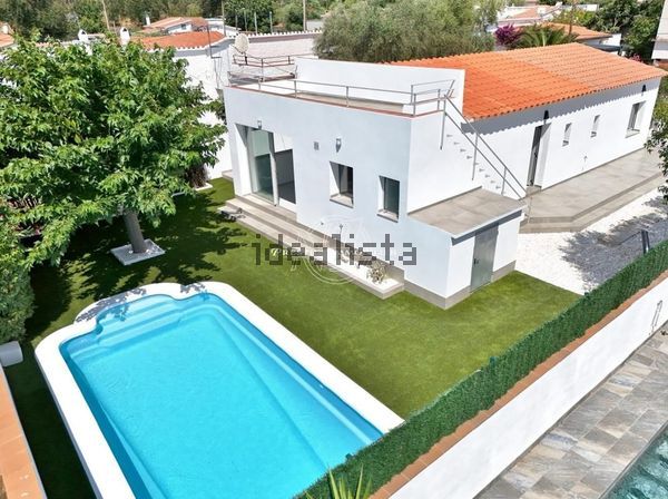 3-bedroom freehold villa in Roses — photo 2 of 5