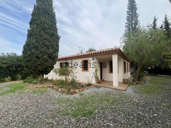 2-bedroom freehold villa in Estepona — photo 1 of 5