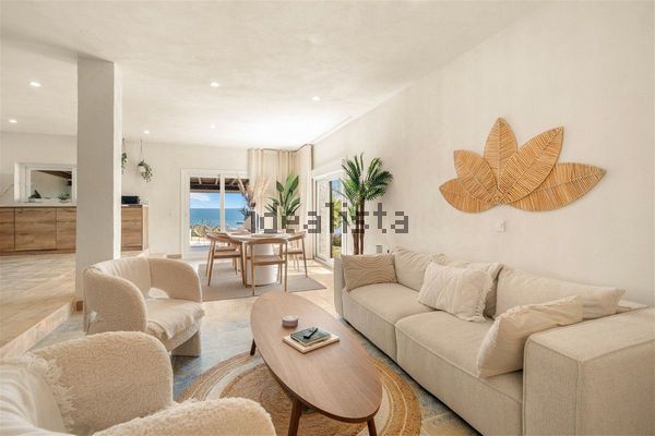 4-bedroom freehold villa in Estepona — photo 3 of 5