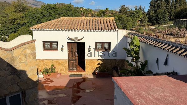 4-bedroom freehold villa in Estepona — photo 5 of 5
