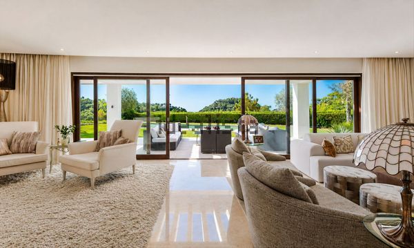 6-bedroom freehold villa in Benahavís — photo 2 of 5