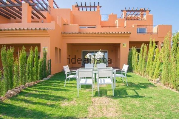 3-bedroom freehold villa in Benahavís — photo 2 of 5