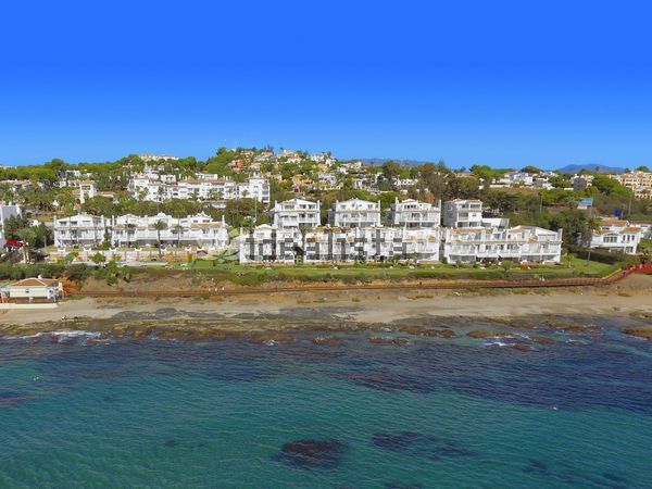 4-bedroom freehold villa in Mijas — photo 1 of 5