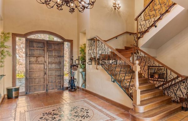 8-bedroom freehold villa in Benahavís — photo 4 of 5