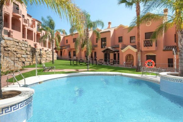 3-bedroom freehold villa in Estepona — photo 5 of 5
