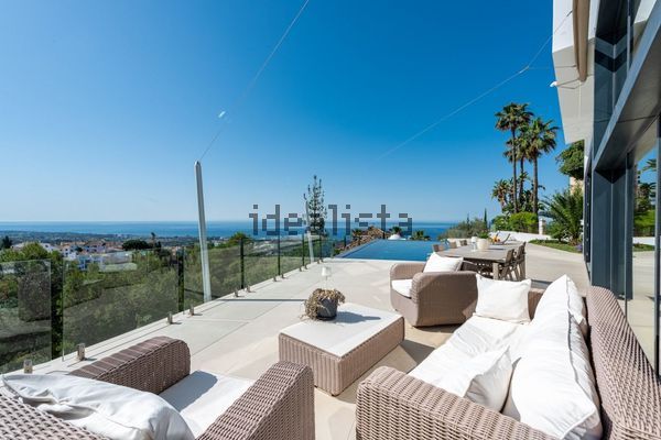 4-bedroom freehold villa in Marbella — photo 3 of 5
