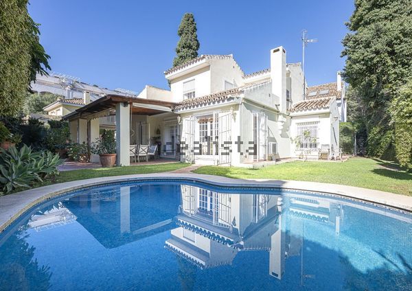 3-bedroom freehold villa in Marbella — photo 1 of 5