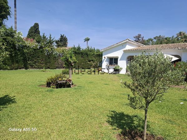 3-bedroom freehold villa in Estepona — photo 4 of 5