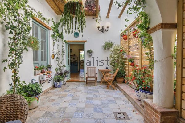 4-bedroom freehold villa in Estepona — photo 1 of 5
