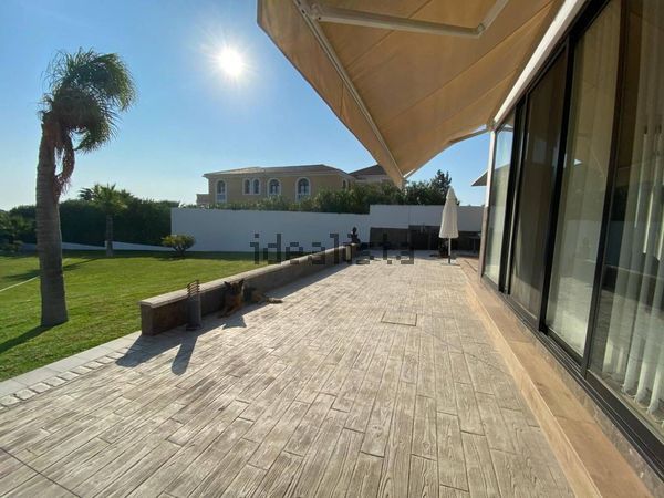 3-bedroom freehold villa in Estepona — photo 2 of 5
