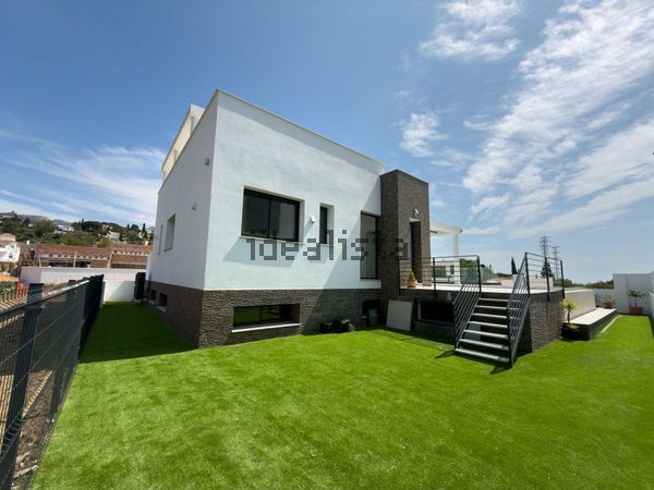 4-bedroom freehold villa in Mijas — photo 1 of 5