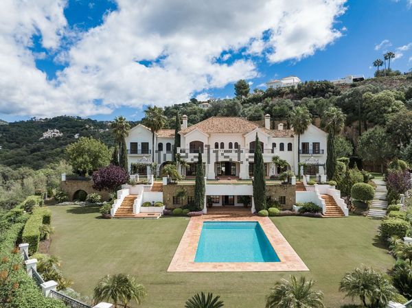 10-bedroom freehold villa in Benahavís — photo 2 of 5