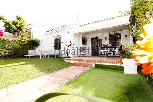 3-bedroom freehold villa in Marbella — photo 1 of 5