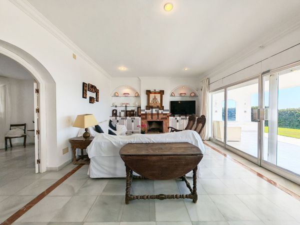 Detached house in Guadalmina Baja, Marbella — image 5