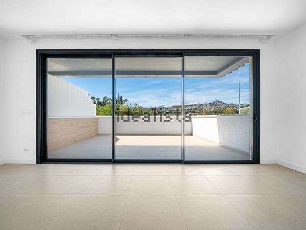 Semi-detached house in Calle del Diamante, Nueva Atalaya, Estepona — image 5